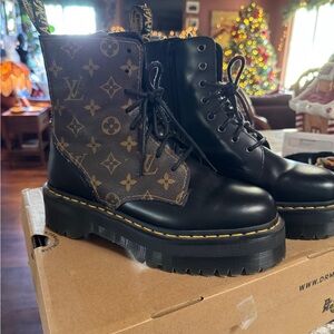 Stylish Black and Brown Women's Combat Boots